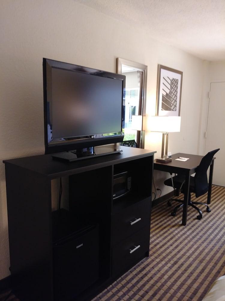 Quality Inn & Suites Laurel Εξωτερικό φωτογραφία